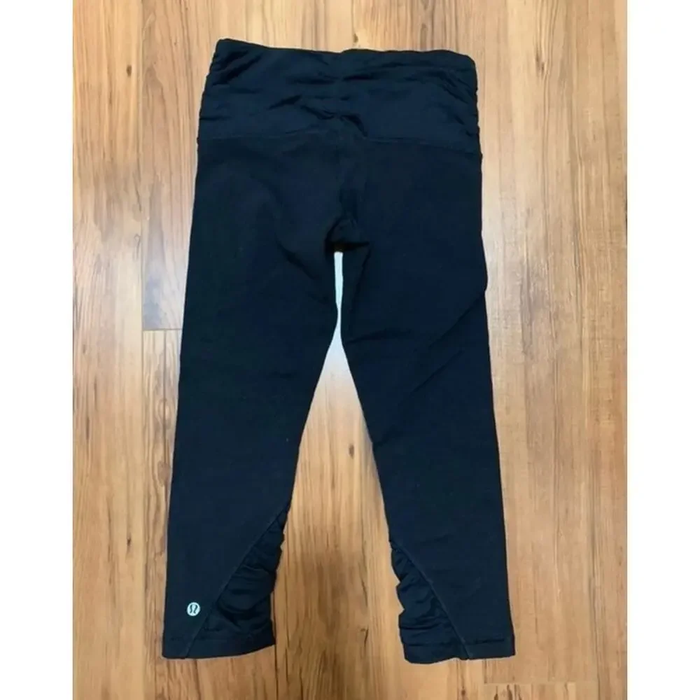 Lululemon Embrace Capri Leggings Black Size 6